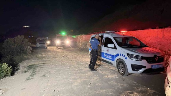 ADANA’DA 1 KADIN VE 2 ERKEK SİLAHLI SALDIRIDA HAYATINI KAYBETTİ