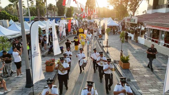 ARSUZ’DA SOKAK ŞENLİKLERİ YOĞUN İLGİ GÖRDÜ