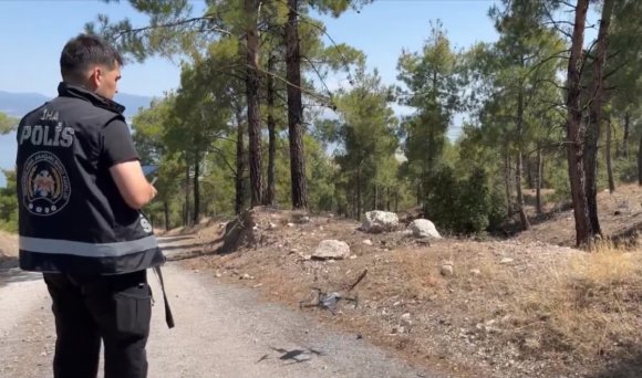 BURDUR’DA ORMANLAR, YANGINLARA KARŞI POLİS TARAFINDAN DRONLA DENETLENİYOR