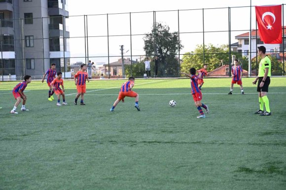 ISPARTA’DA MİNİK KRAMPONLAR SAHAYA ÇIKTI