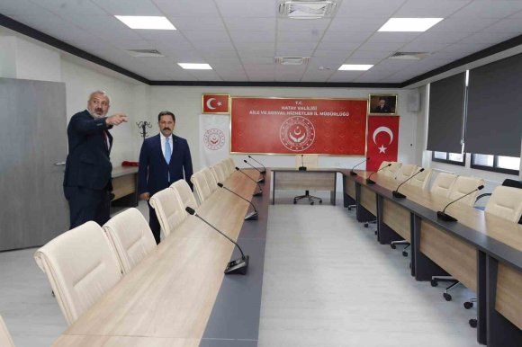 YAPIMI TAMAMLANAN AİLE VE SOSYAL HİZMETLER İL MÜDÜRLÜĞÜ BİNASI HİZMETE AÇILDI