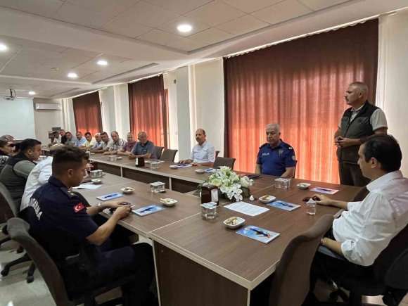 BOZYAZI’DA ORMAN YANGINLARINA KARŞI TOPLANTI YAPILDI