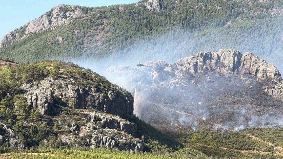 ALANYA’DA ORMAN YANGINI SEBEBİYLE 45 EV TEDBİR AMAÇLI TAHLİYE EDİLDİ
