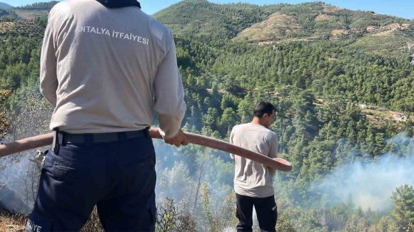 ALANYA’DA ORMAN YANGINI SEBEBİYLE 45 EV TEDBİR AMAÇLI TAHLİYE EDİLDİ