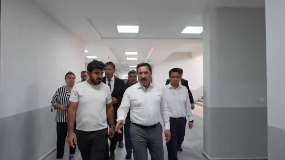 SAMANDAĞ’A İNŞA EDİLEN 24 DERSLİKLİ ANADOLU LİSESİ İNŞAATINDA SONA GELİNDİ