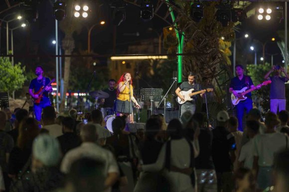 MERSİN’DE YAZ AKŞAMLARI KONSERLERLE ŞENLENİYOR