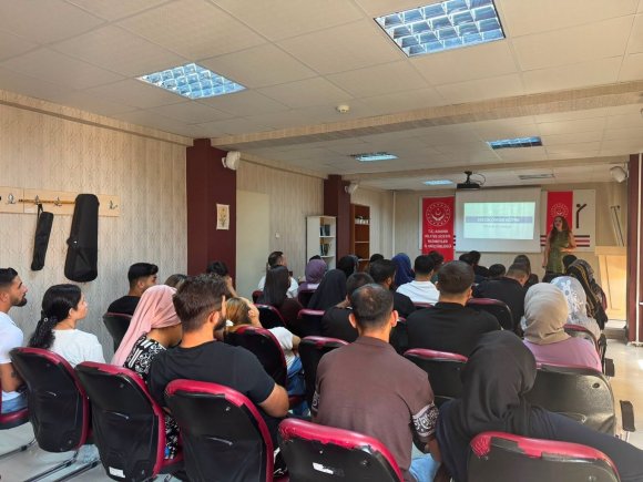 ADANA’DA EVLİLİK YOLUNDAKİ ÇİFTLER EĞİTİM PROGRAMINDA BULUŞTU