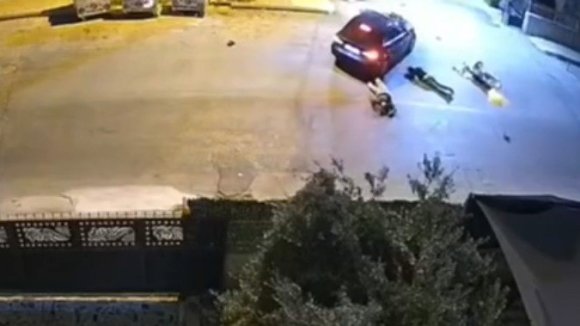 KAN DONDURAN KAZA: ÇARPTIĞI YARALILARI OTOMOBİLİYLE EZEREK KAÇTI