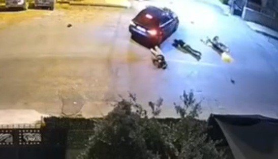 KAN DONDURAN KAZA: ÇARPTIĞI YARALILARI OTOMOBİLİYLE EZEREK KAÇTI