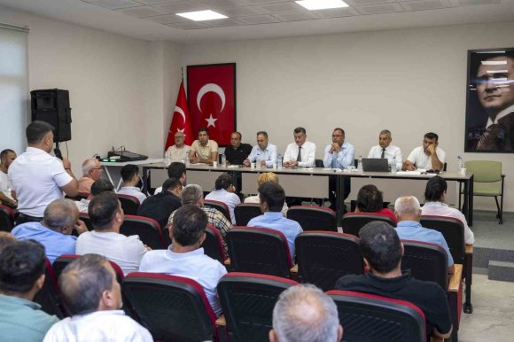 SİLİFKE’DE MAHALLE MUHTARLARI İSTİŞARE TOPLANTISINDA BULUŞTU