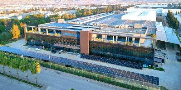CW ENERJİ, YENİ NESİL GÜNEŞ PANELLERİNİ TANITTI
