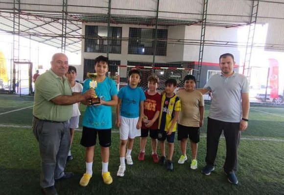 ERDEMLİ’DE YAZ KUR’AN KURSU ÖĞRENCİLERİ FUTBOL TURNUVASINDA BULUŞTU