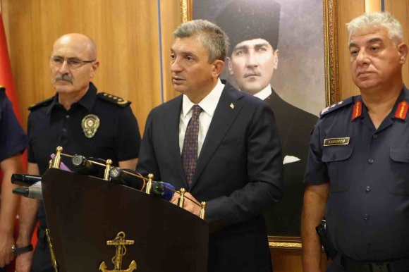 LEVANT AKINTISI DOĞU AKDENİZ’İN KİRLİLİĞİNİ ANTALYA KIYILARINA TAŞIYOR