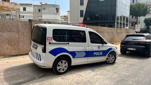 ALANYA’DA BALKONDA ÇIKAN YANGIN PANİĞE NEDEN OLDU