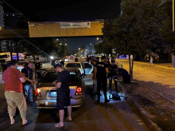 ADANA’DA HUZUR VE GÜVEN UYGULAMASI: 62 ARANAN ŞAHIS YAKALANDI, 3 MİLYON 924 BİN TL CEZA KESİLDİ
