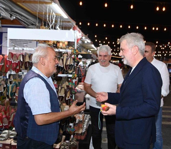 BAŞKAN FIRAT GÖRGEL, AĞUSTOS FUARI’NDA ESNAF VE VATANDAŞLARLA BULUŞTU