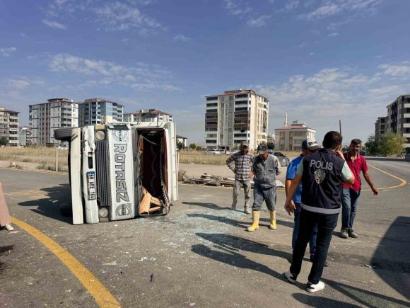 KAHRAMANMARAŞ’TA TRAFİK KAZASI: 2 YARALI