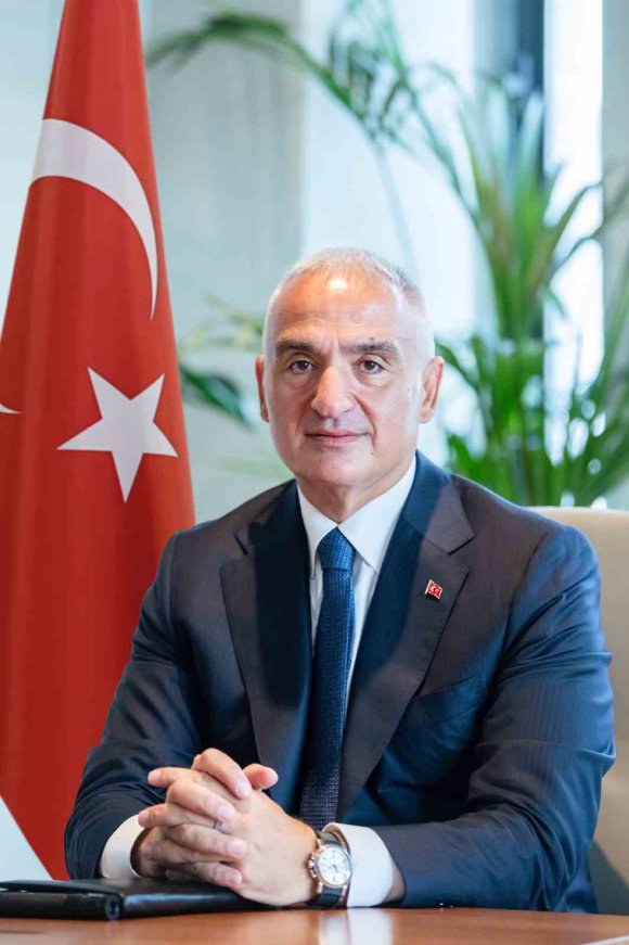 ASPENDOS’TA 2 BİN 400 YILLIK GÜREŞÇİ MEZARI KEŞFEDİLDİ