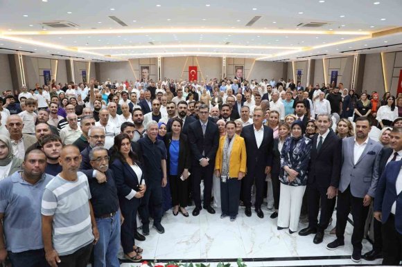 AK PARTİ ADANA’DA 25. KURULUŞ YIL DÖNÜMÜ COŞKUSU