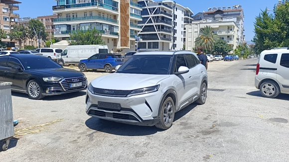 OTOMOBİL İLE MOTOSİKLET ÇARPIŞTI: 1 YARALI