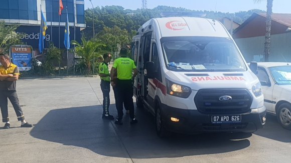 MANAVGAT’TA MOTOSİKLET KAZASI: 2 YARALI