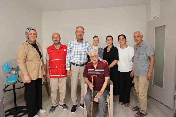 50 YILLIK İNŞAAT TEKNİKERİNDEN DEPREM KONUTLARINA ÖVGÜ