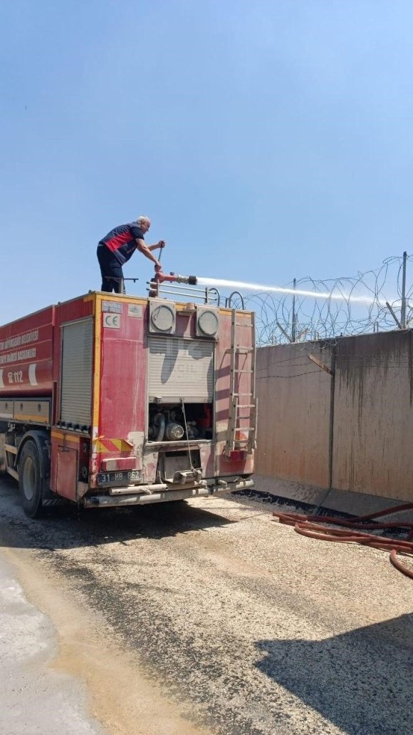 SURİYE SINIRINDA ÇIKAN YANGINA HIZLI MÜDAHALE