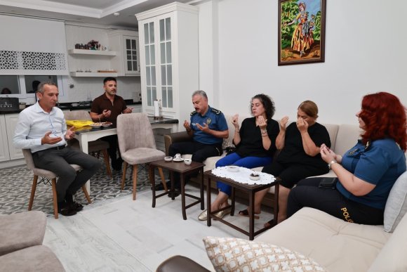 MERSİN EMNİYET MÜDÜRÜNDEN EMEKLİ POLİSLERE VEDA
