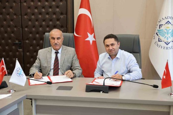 ALKÜ’DEN ÖĞRENCİLERİN KARİYERİ İÇİN İŞ BİRLİĞİ İMZASI