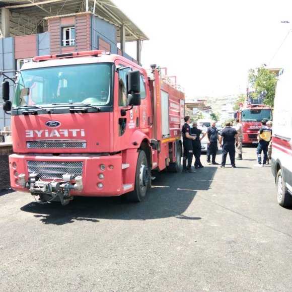 HASSA’DA EV YANGINI BÜYÜMEDEN KONTROL ALTINA ALINDI