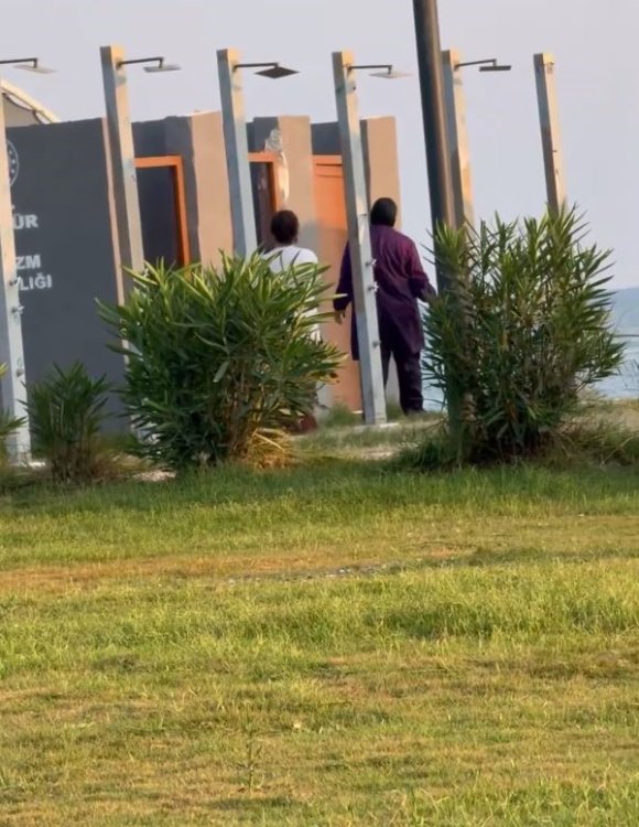 ANTALYA’DA PLAJDA TESETTÜRLÜ KADINLARI GÖRÜNTÜLEYİP HAKARET EDEN ŞAHISLAR HAKKINDA SORUŞTURMA