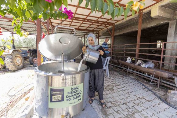 MERSİN’DE ÜRETİCİYE YÜZDE 50 HİBELİ SÜT SOĞUTMA TANKI DESTEĞİ