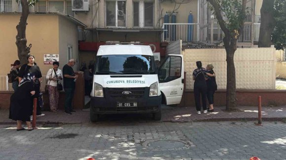 KATLEDİLEN BABA VE OĞLU DEFNEDİLDİ: ANNE CENAZEYE TEKERLEKLİ SANDALYEYLE KATILDI