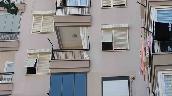 ANTALYA’DA YAŞLI ANNE VE KIZI AYNI EVDE ÖLÜ BULUNDU