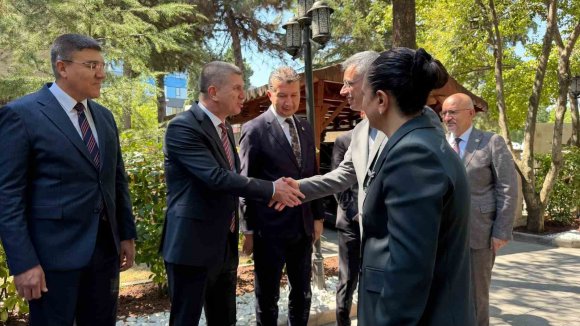 BAKAN MEMİŞOĞLU’NDAN HASTANELERDE KREŞ VE ANAOKULU AÇIKLAMASI: "İNŞALLAH BU SENE İÇİN 7 KREŞE BAŞLIYORUZ"
