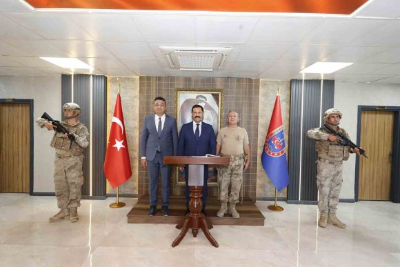 VALİ MASATLI, DÖRTYOL’DA KOMANDOLARLA BİR ARAYA GELDİ
