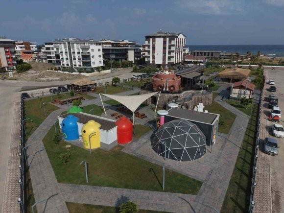 YENİLENEN İSKENDERUN AİLE KÖYÜ VATANDAŞLARIN BULUŞMA NOKTASI OLDU