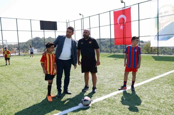 HBB, ANTAKYA’DA YENİ HALI SAHAYI HİZMETE AÇTI
