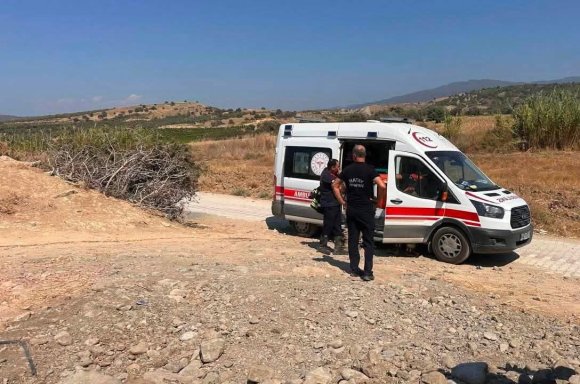 ARSUZ’DA AĞACA ÇARPAN OTOMOBİLİN SÜRÜCÜSÜ YARALANDI