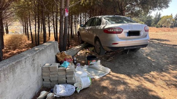 ARSUZ’DA AĞACA ÇARPAN OTOMOBİLİN SÜRÜCÜSÜ YARALANDI