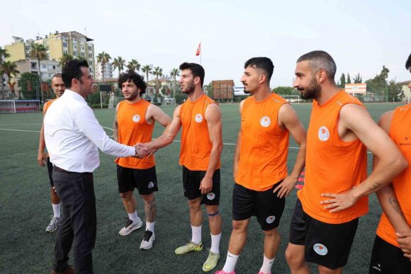 AKDENİZ BELEDİYE SPOR YENİ SEZON ÖNCESİ MORAL DEPOLADI