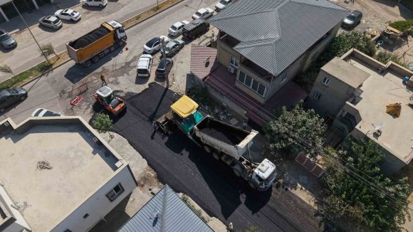 KAHRAMANMARAŞ’TA 26 NOKTADA ASFALT MESAİSİ