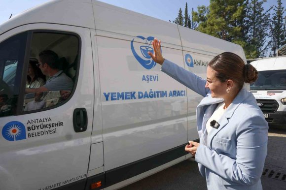 BAŞKAN VEKİLİ BÜŞRA ÖZDEMİR: "AŞEVİMİZDEKİ EMEK BİNLERCE SOFRAYA ULAŞIYOR"