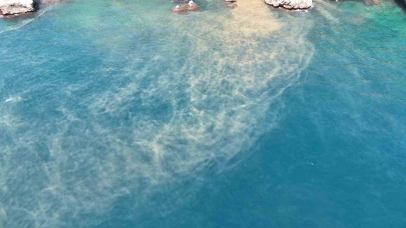 ANTALYA’DA SAHİLE ULAŞAN ATIK SU GÖRÜNTÜLERİNE SORUŞTURMA