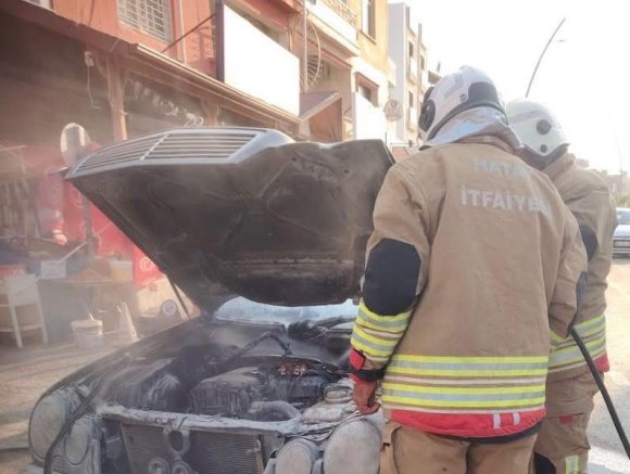 ARSUZ VE İSKENDERUN’DA ARAÇ YANGINLARI KONTROL ALTINA ALINDI
