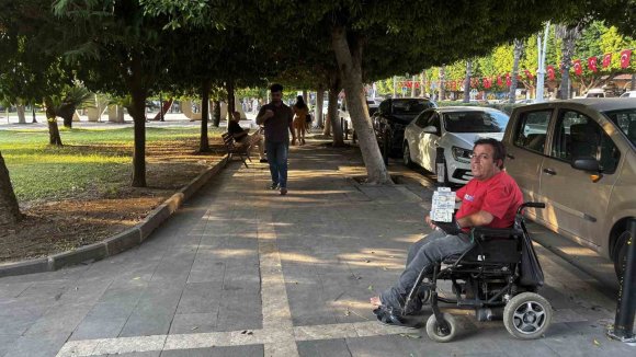 RÜŞVETTEN CEZA ALAN BAŞKAN KARALAR’A ADANA HALKINDAN TEPKİ: "RÜŞVET ALAN CEZASINI ÇEKER"