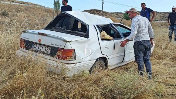 YALVAÇ’TA OTOMOBİL ŞARAMPOLE DEVRİLDİ: 1 YARALI