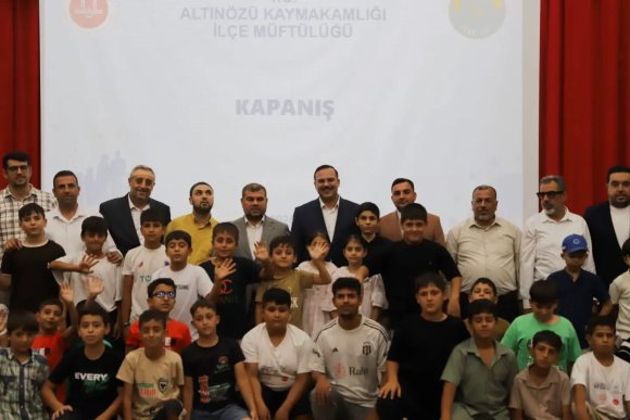 ALTINÖZÜ’NDE MEVLİD-İ NEBİ PROGRAMI DÜZENLENDİ