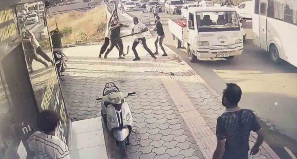 ÇİVİLİ SOPALARLA KİRA KAVGASI