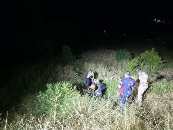 HASSA’DA YAMAÇTAN DÜŞEN VATANDAŞ KURTARILDI